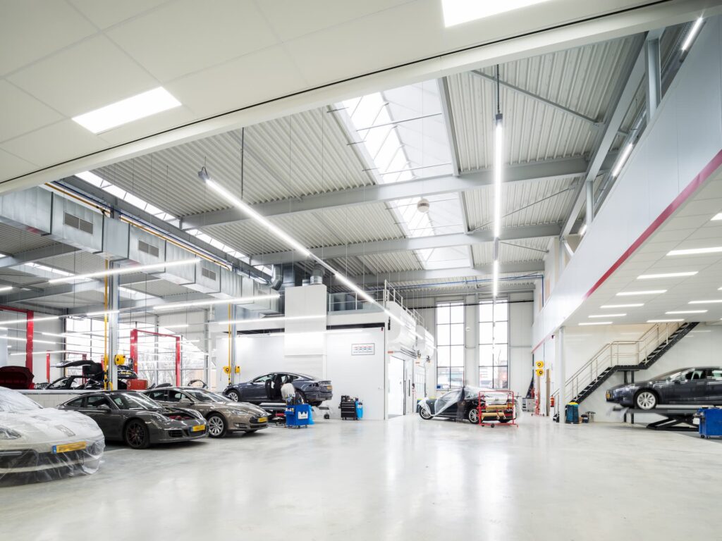 ABS Splinter eerste Lucid Approved Bodyshop in Nederland_werkplaats